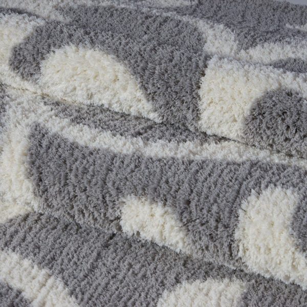 Nanaimo Shaggy Light Grey Micro-Polyester Rug For Sale